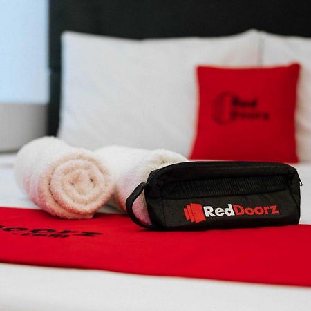 Reddoorz Near Mojokerto Train Station Hotel Kültér fotó