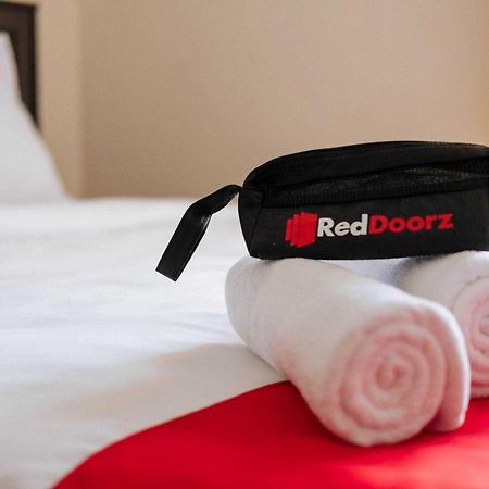 Reddoorz Near Mojokerto Train Station Hotel Kültér fotó