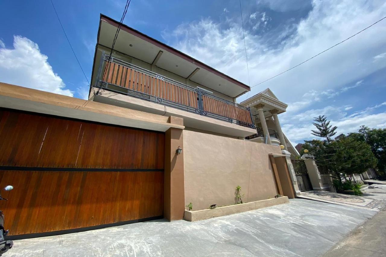 Reddoorz Near Mojokerto Train Station Hotel Kültér fotó