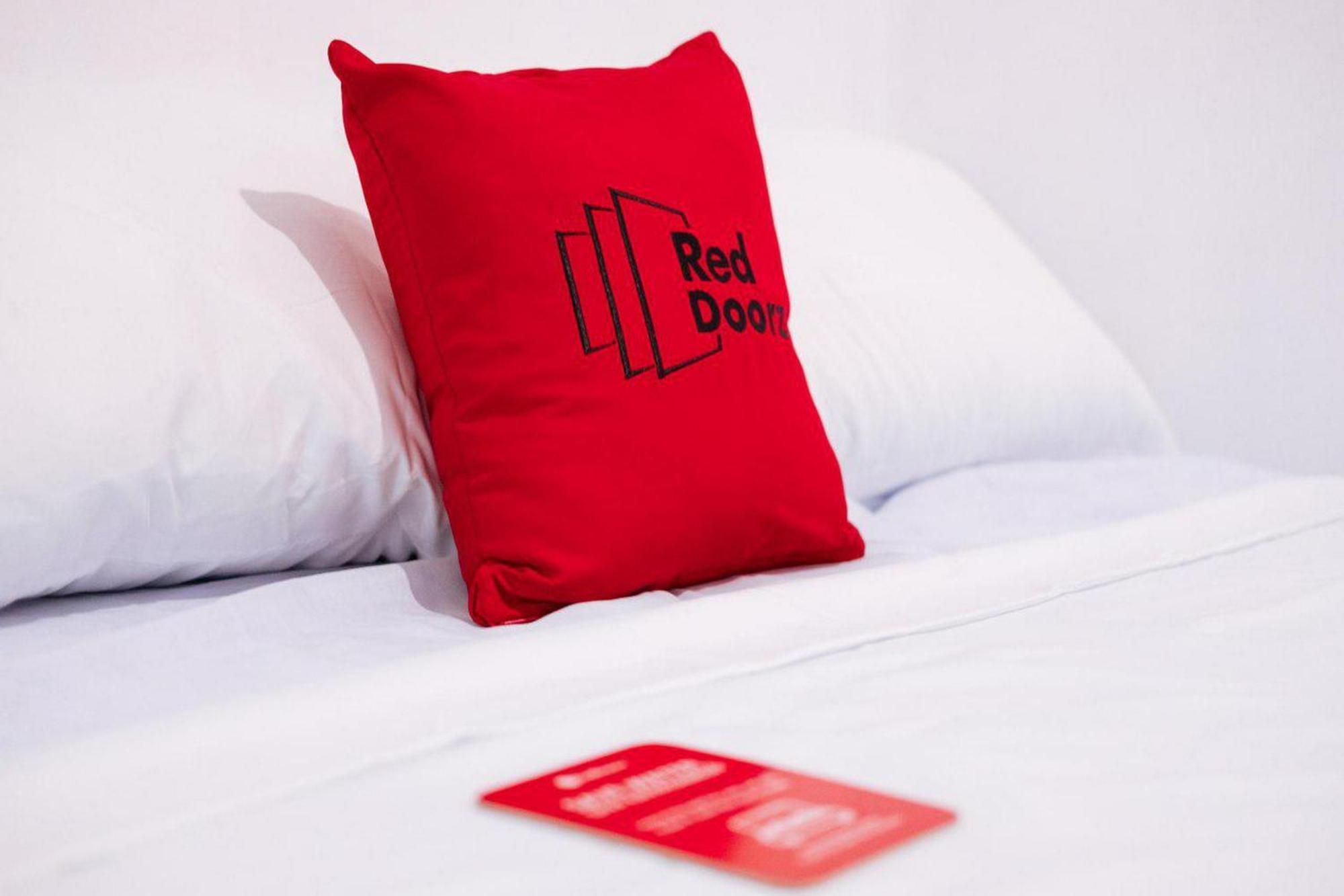 Reddoorz Near Mojokerto Train Station Hotel Kültér fotó